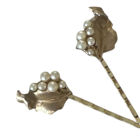 Gold Leaf and Pearl Hairpins – Elegant Vintage Jewelry Accessories - Picture 4 of 6
